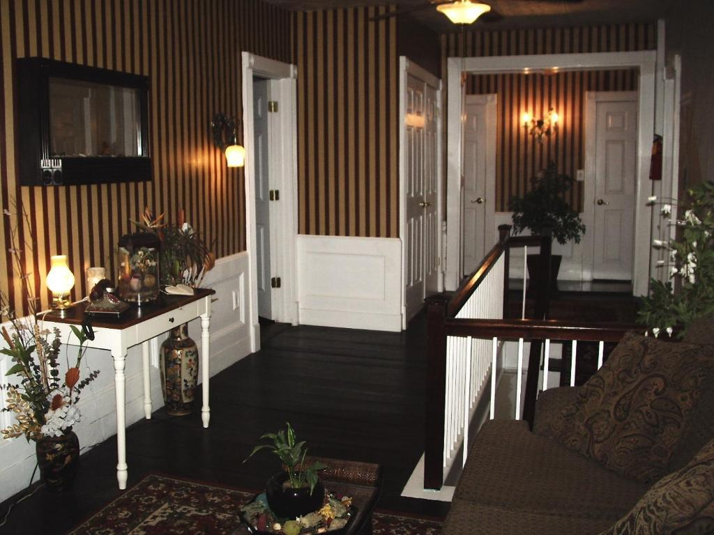 Brookside Inn At Laurens Экстерьер фото
